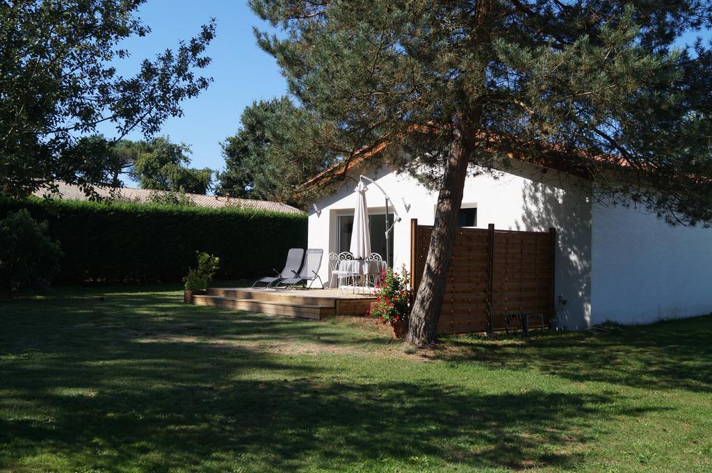 Gite La Maloniere Saint-Martin-du-Bois  Exterior photo